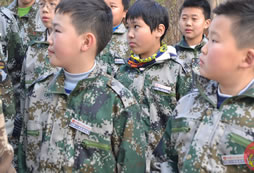 面對(duì)發(fā)脾氣的孩子121軍事這樣來應(yīng)對(duì)