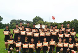 121軍事訓(xùn)練營(yíng)老師覺得教育孩子最省力的辦法