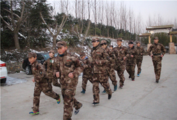 青少年在安徽軍事假日營中成長的每一步