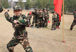 參加安徽軍事冬令營全面提高孩子的綜合素質(zhì)能力！