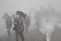 北京軍事冬令營帶你體驗真槍實彈的感覺！