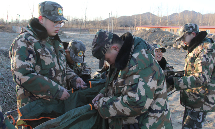 北京軍事冬令營(yíng)