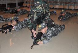 上初中的孩子可以上哪種北京軍事冬令營(yíng)？