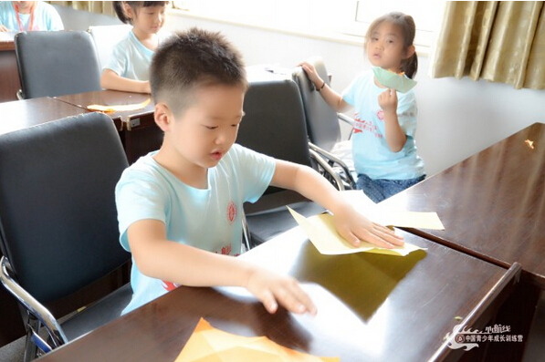 臨別孩子互贈手工禮物