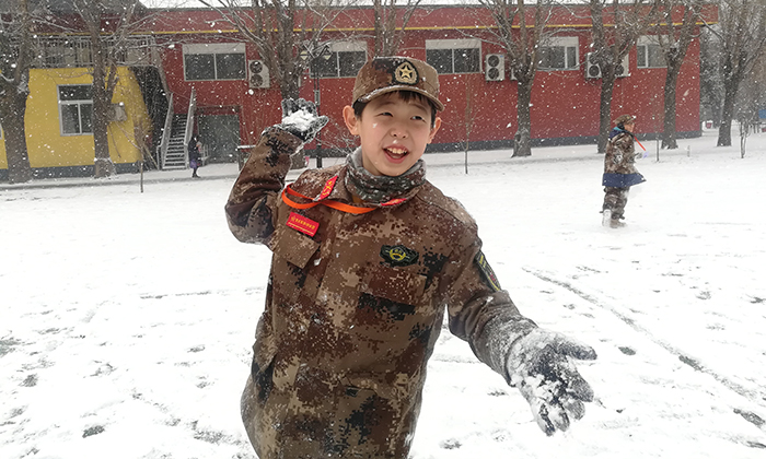 打雪仗
