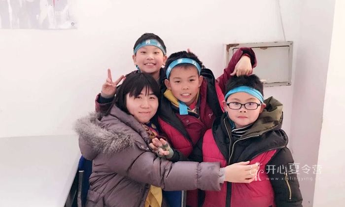 孩子們在本色男兒俱樂部玩得不亦樂乎