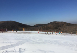 助孩子學(xué)會(huì)初級(jí)雙板滑雪