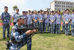 八一軍旅軍事冬令營讓孩子學(xué)會(huì)站在別人的角度思考問題