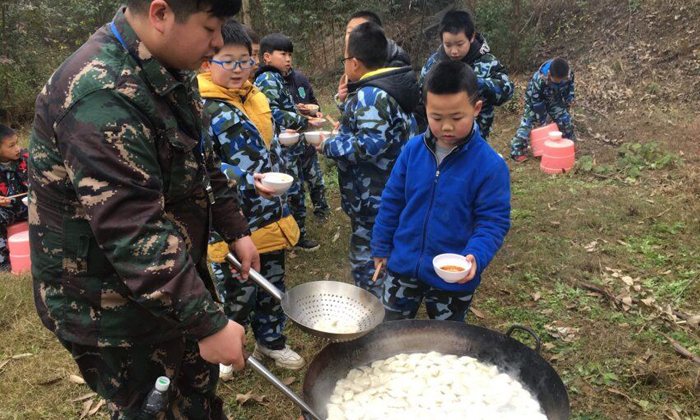 成都軍訓冬令營哪家最專業(yè)