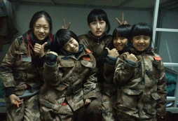 成都冬令營帶孩子走進現(xiàn)代化軍營