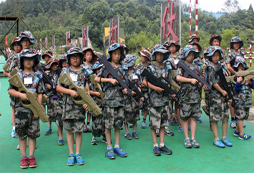 成都軍事冬令營讓孩子變得更加優(yōu)秀
