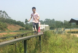成都冬令營(yíng)帶孩子們進(jìn)行挫折教育