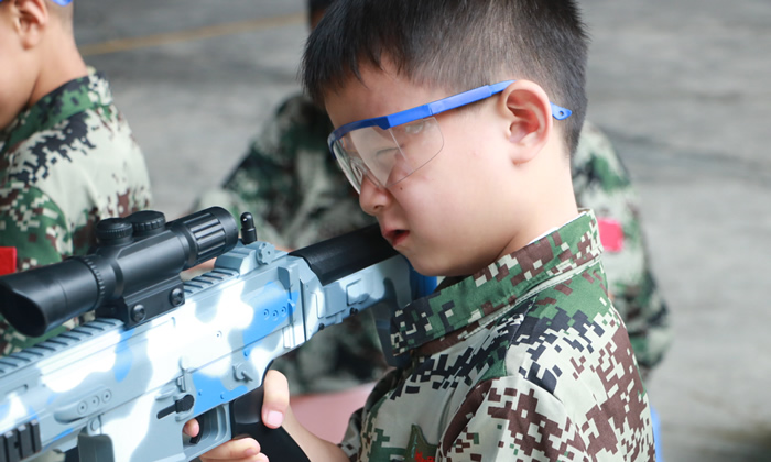 成都兒童軍事冬令營