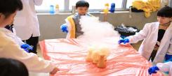 成都小學(xué)生探索冬令營正確引導(dǎo)孩子求知欲！