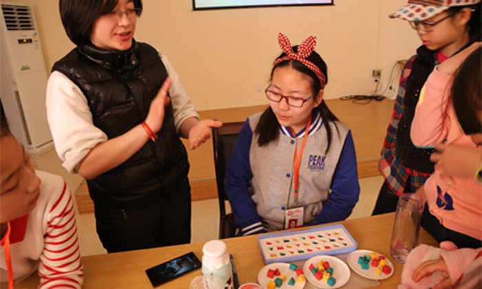 粉色女孩 大.jpg