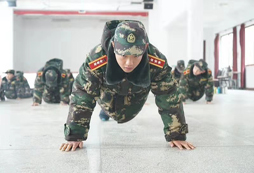 參加國內(nèi)軍事冬令營帶給孩子哪些改變？