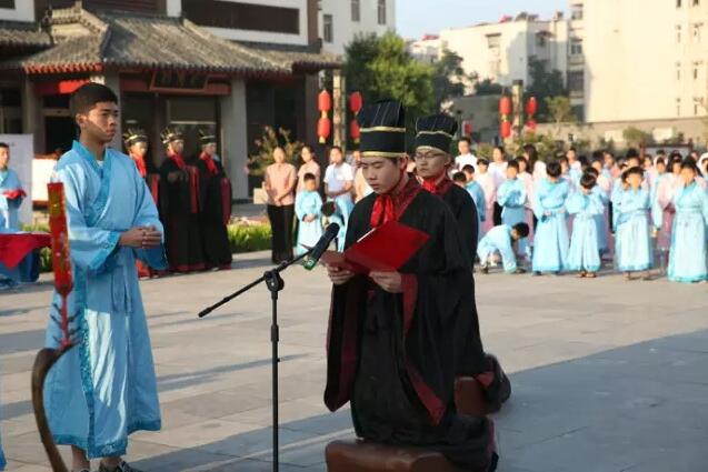 參加國學(xué)冬令營對孩子的成長有哪些幫助