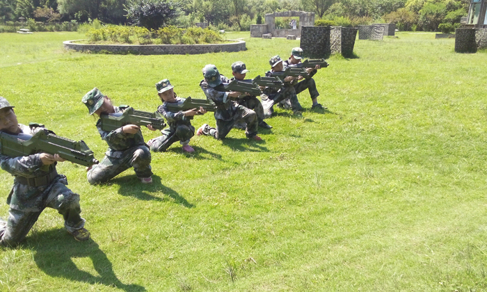 廣州軍事冬令營(yíng)激發(fā)孩子想象力！.jpg