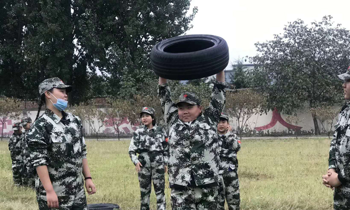 軍事拓展