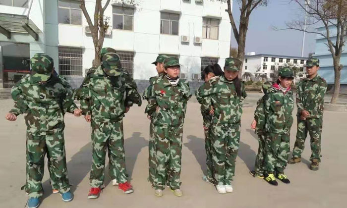 軍事拓展訓(xùn)練2