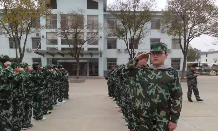 軍事拓展訓(xùn)練3