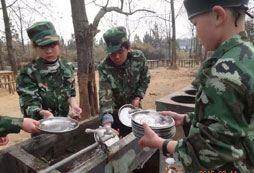 自己洗碗