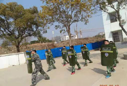 軍事拓展訓(xùn)練2