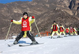 滑雪摔倒后如何正確站立？