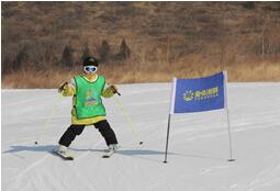 這個(gè)假期就讓孩子愛上五天滑雪冬令營