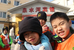 參加明星滑雪冬令營需要帶什么？