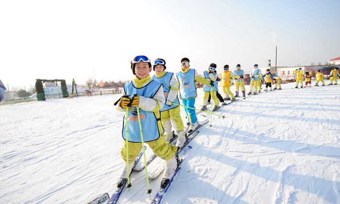 青少年滑雪冬令營