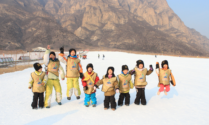 青少年滑雪冬令營