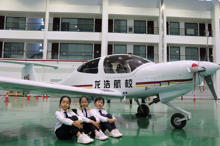 湖北航空冬令營(yíng)師資