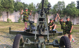 武漢西點(diǎn)軍事冬令營給予了我們五彩斑斕的軍旅生活