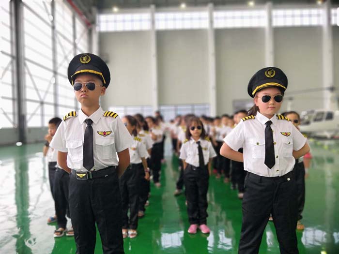 湖北小學(xué)生航空冬令營(yíng)