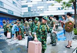 武漢軍訓(xùn)冬令營哪家好？