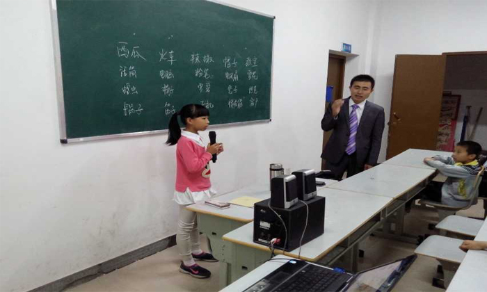 學(xué)生們?cè)诤贾菥酃诙顮I(yíng)的營(yíng)地了收獲了許多
