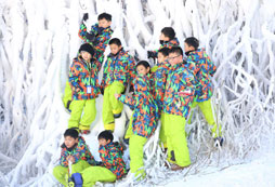 雪地合影