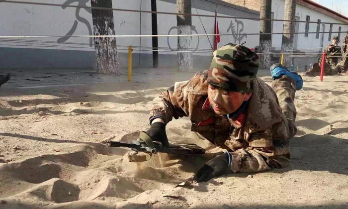 軍事冬令營