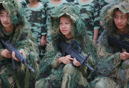 參加青少年軍事冬令營(yíng)讓孩子成為生活中的佼佼者