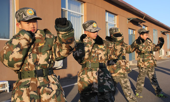軍事冬令營
