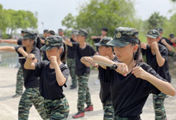 軍事冬令營(yíng)報(bào)名有哪些選擇？