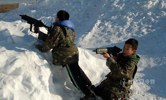 軍旅生活冬令營(yíng)