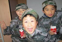 軍旅生活給中小學(xué)生帶來了什么？