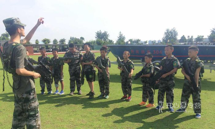 軍事冬令營