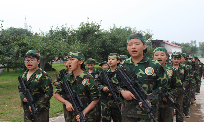 軍事冬令營(yíng)