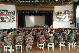 參加軍事冬令營讓憧憬軍營的你，成為帥氣特種兵！