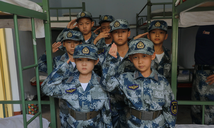 軍事冬令營.gif