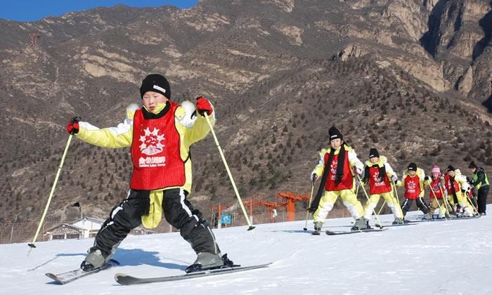 巨人冬令營介紹滑雪中的摔倒及起身