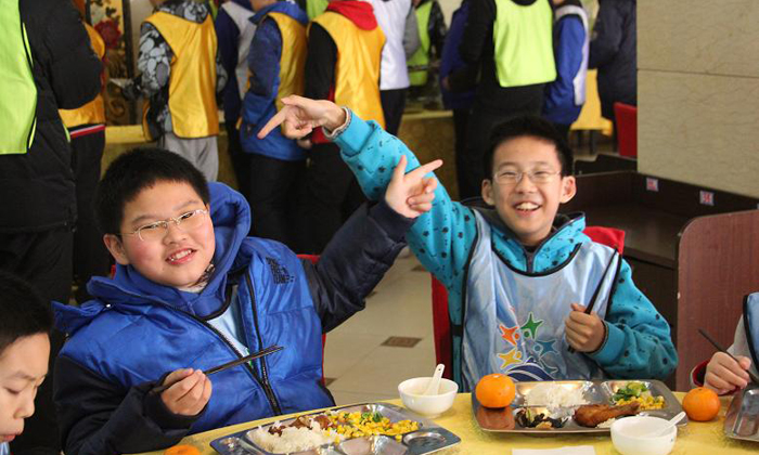 巨人冬令營營地開營及用餐照片